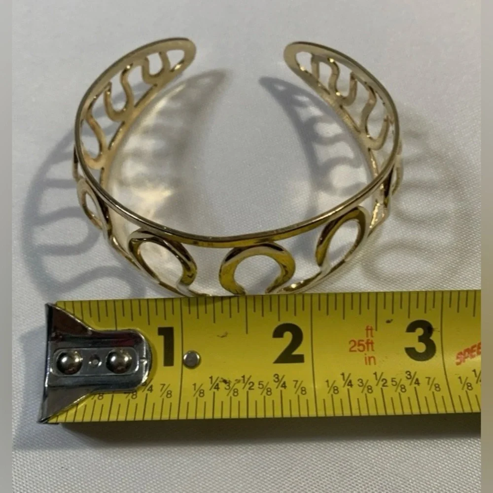 Sarah Coventry Cuff Bracelet Elegant Open Gold-Tone “U” Design Classic VTG